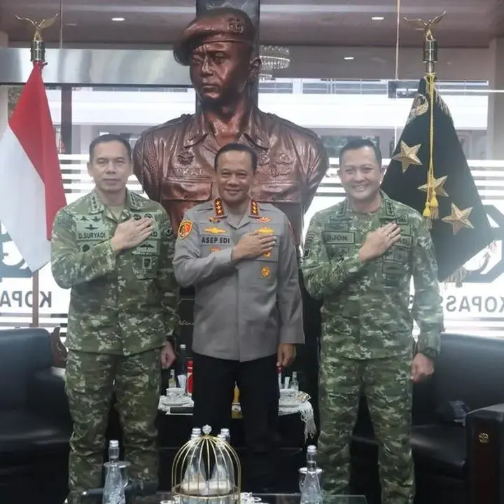Soliditas TNI-Polri Diperkuat Lewat Silaturahmi Kapolda Metro, Pangdam Jaya, dan Pangkopassus