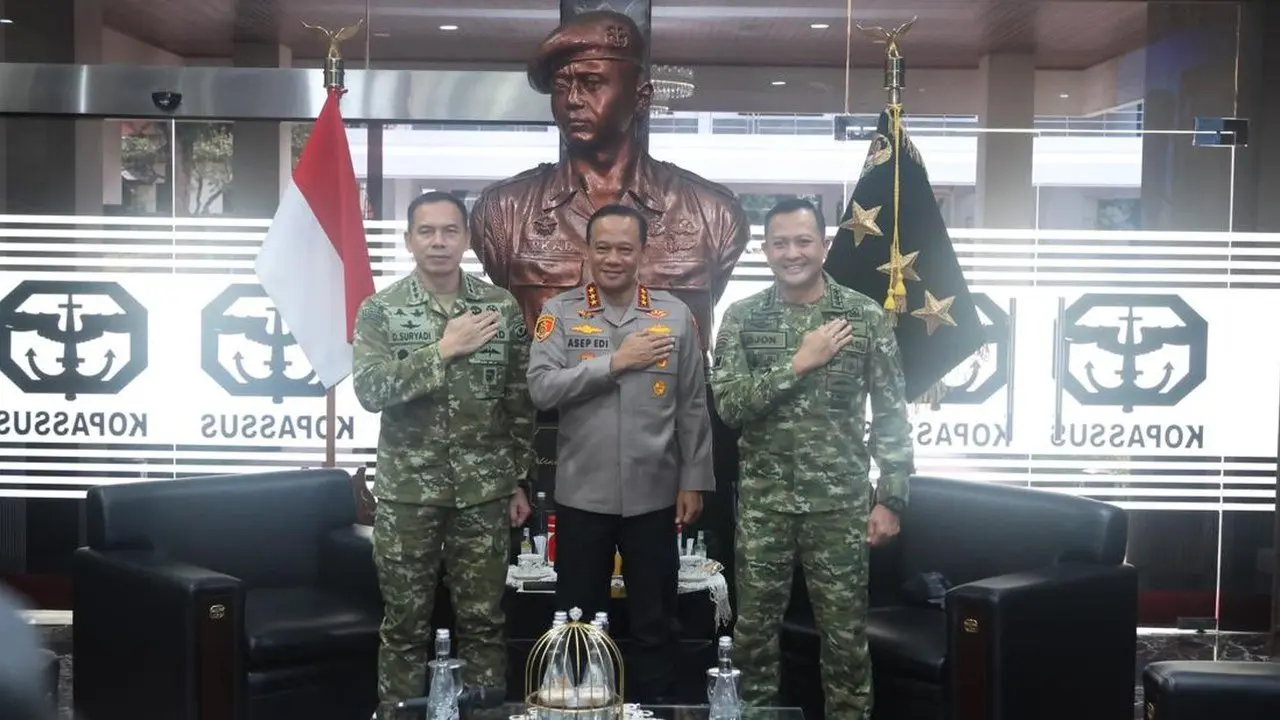 Soliditas TNI-Polri Diperkuat Lewat Silaturahmi Kapolda Metro, Pangdam Jaya, dan Pangkopassus