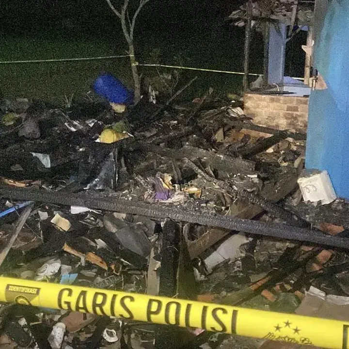 Tiga Kakak Beradik Tewas dalam Kebakaran Rumah Panggung di Sukabumi
