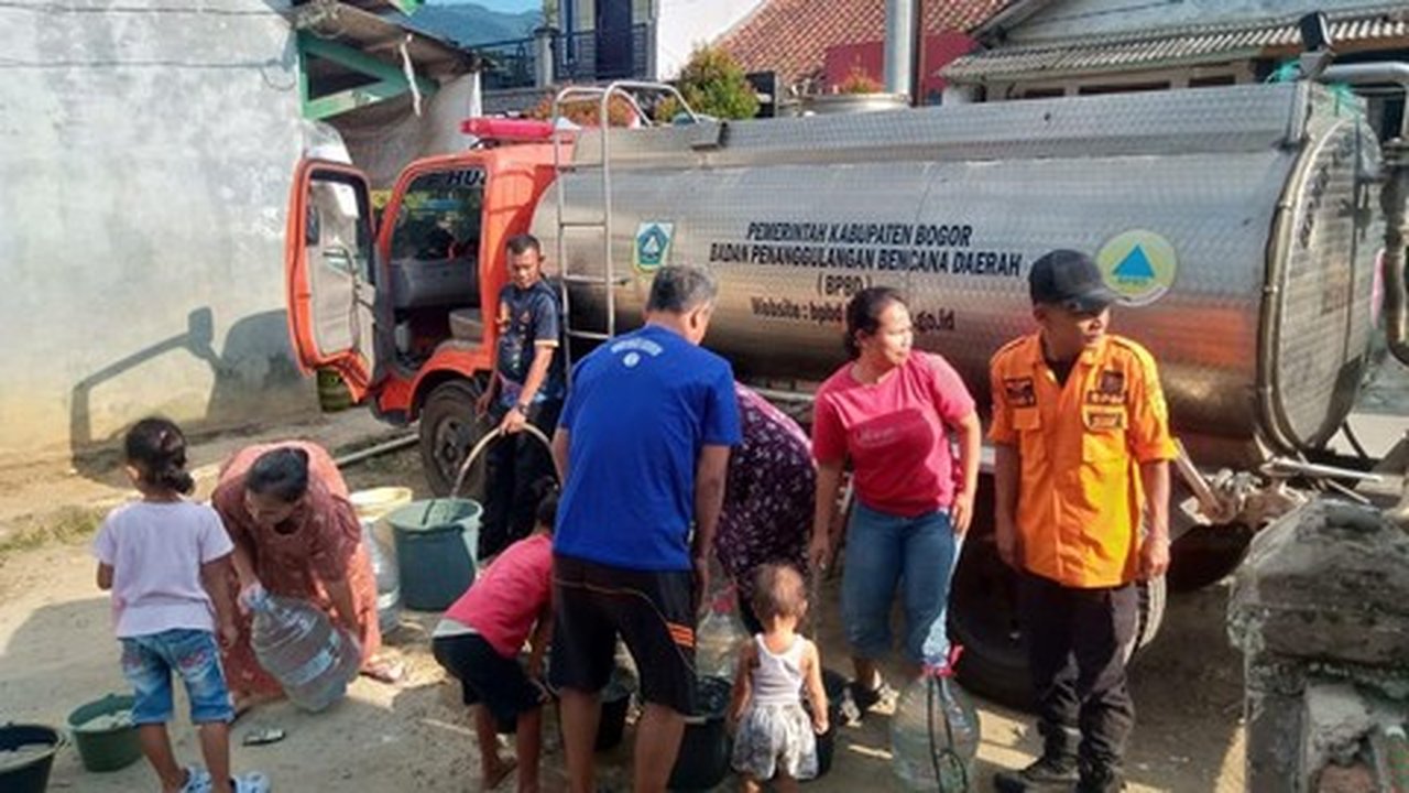 Tiga Kampung di Rancabungur Terkena Kekeringan, Warga Terpaksa Beli Air