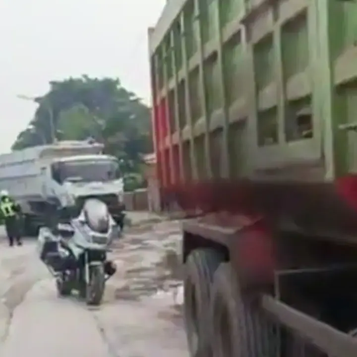 Truk Parkir Liar di Cakung-Cilincing Ditertibkan, Lalu Lintas Kembali Lancar