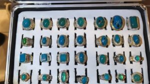 UMKM Maluku Utara Pamerkan Batik, Tenun, dan Batu Bacan; Cincin Termahal Rp 38 Juta