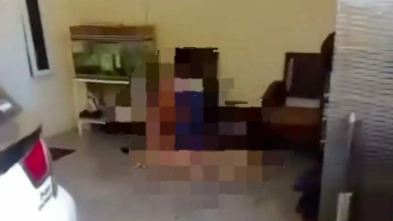 Viral Aksi Bugil Remaja Sidoarjo Saat Terima Pesanan Ojol, Ayah Angkat Bicara