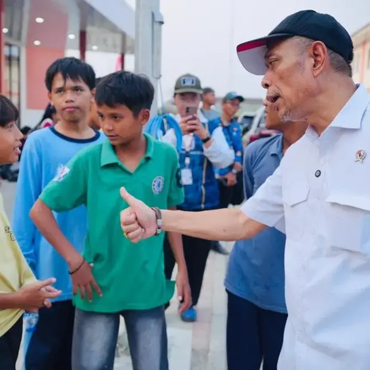 Wamensos Sampaikan Pesan Prabowo kepada 262 Siswa Baru Sekolah Rakyat Semarang