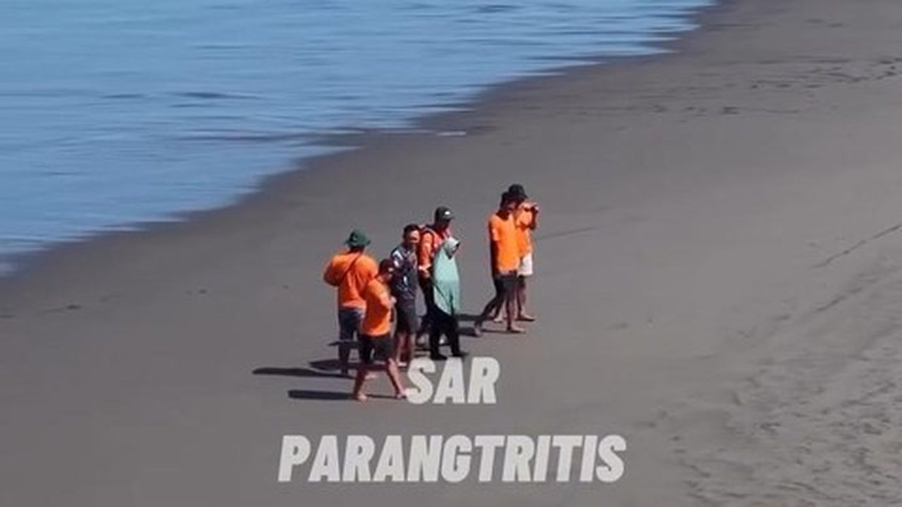 Wanita Menceburkan Diri Di Laut Parangtritis, Menghilang Setelah Dievakuasi