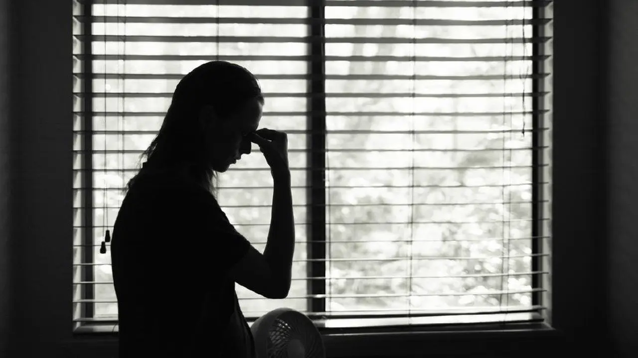 Wanita Terjebak di Balkon Apartemen Bekasi, Diduga Alami KDRT