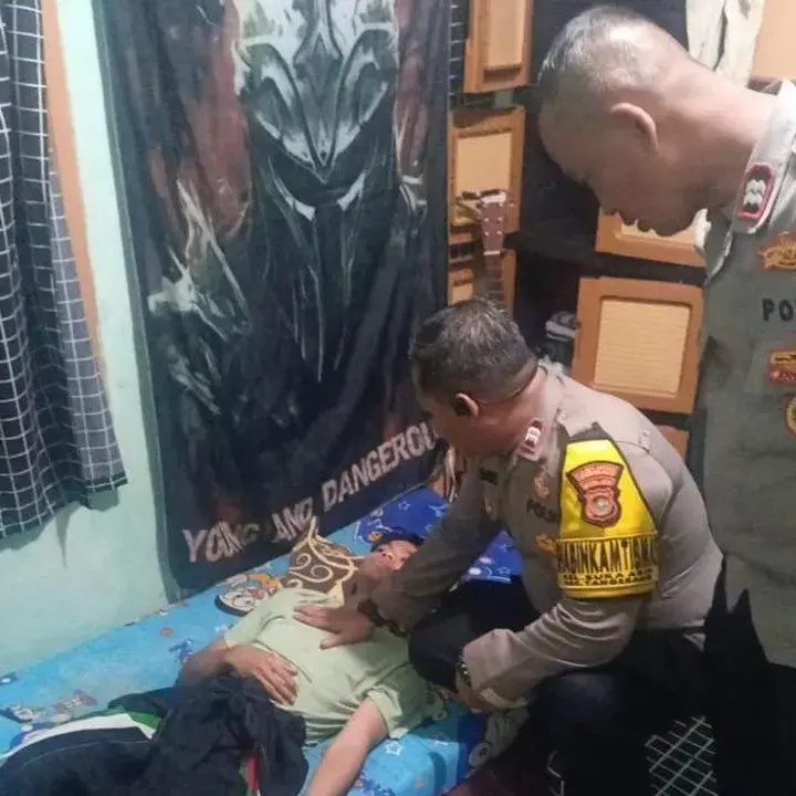 Warga Cikokol Ditemukan Pingsan di Toilet, Polisi Bergerak Cepat Berkat Laporan 110
