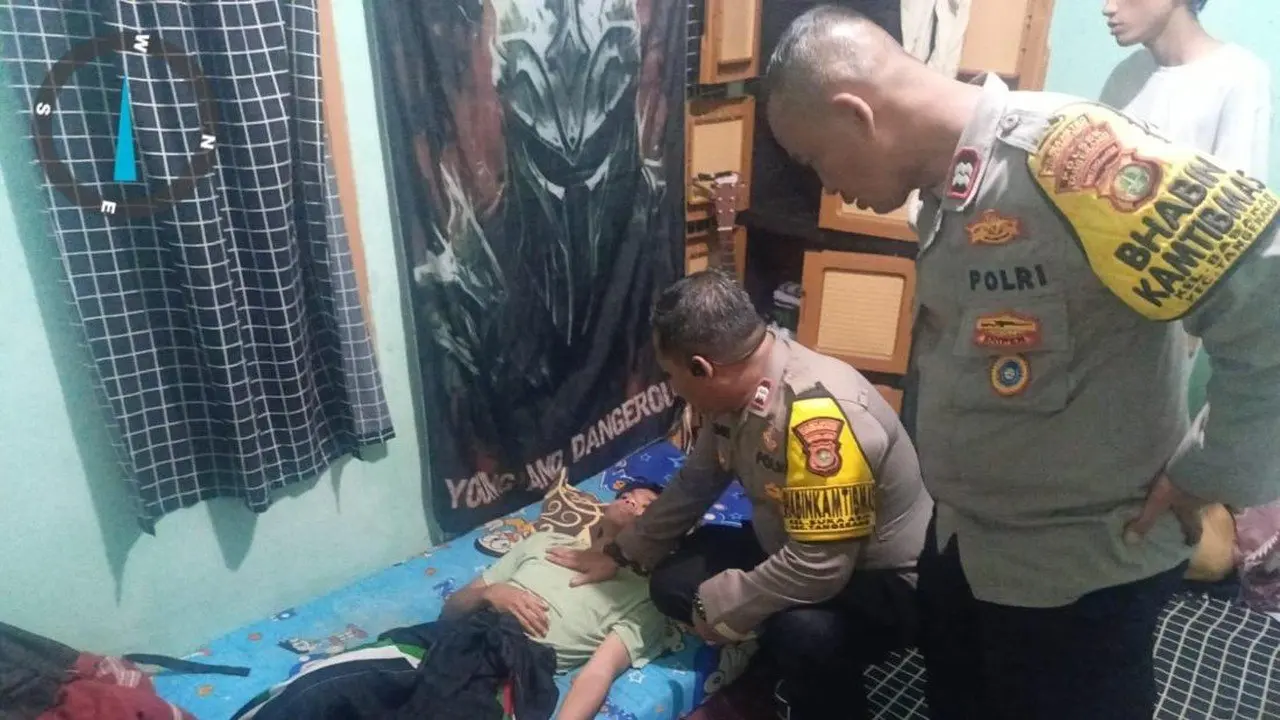 Warga Cikokol Ditemukan Pingsan di Toilet, Polisi Bergerak Cepat Berkat Laporan 110